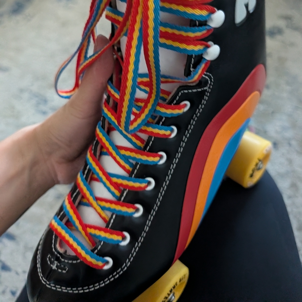 Moxi Rainbow Roller Skates - Size 9 - Asphalt Black - Picture 4 of 8